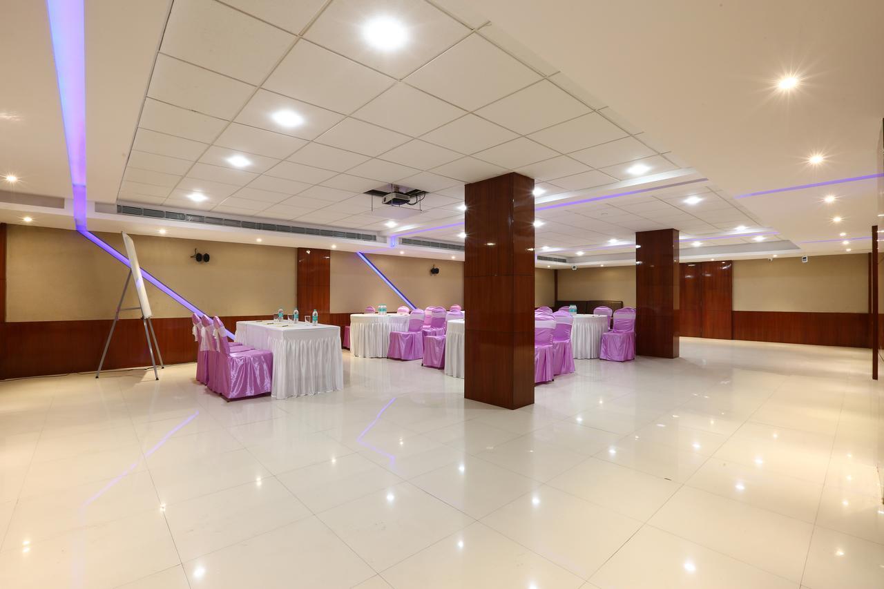 Hotel Sj International Гувахати Экстерьер фото