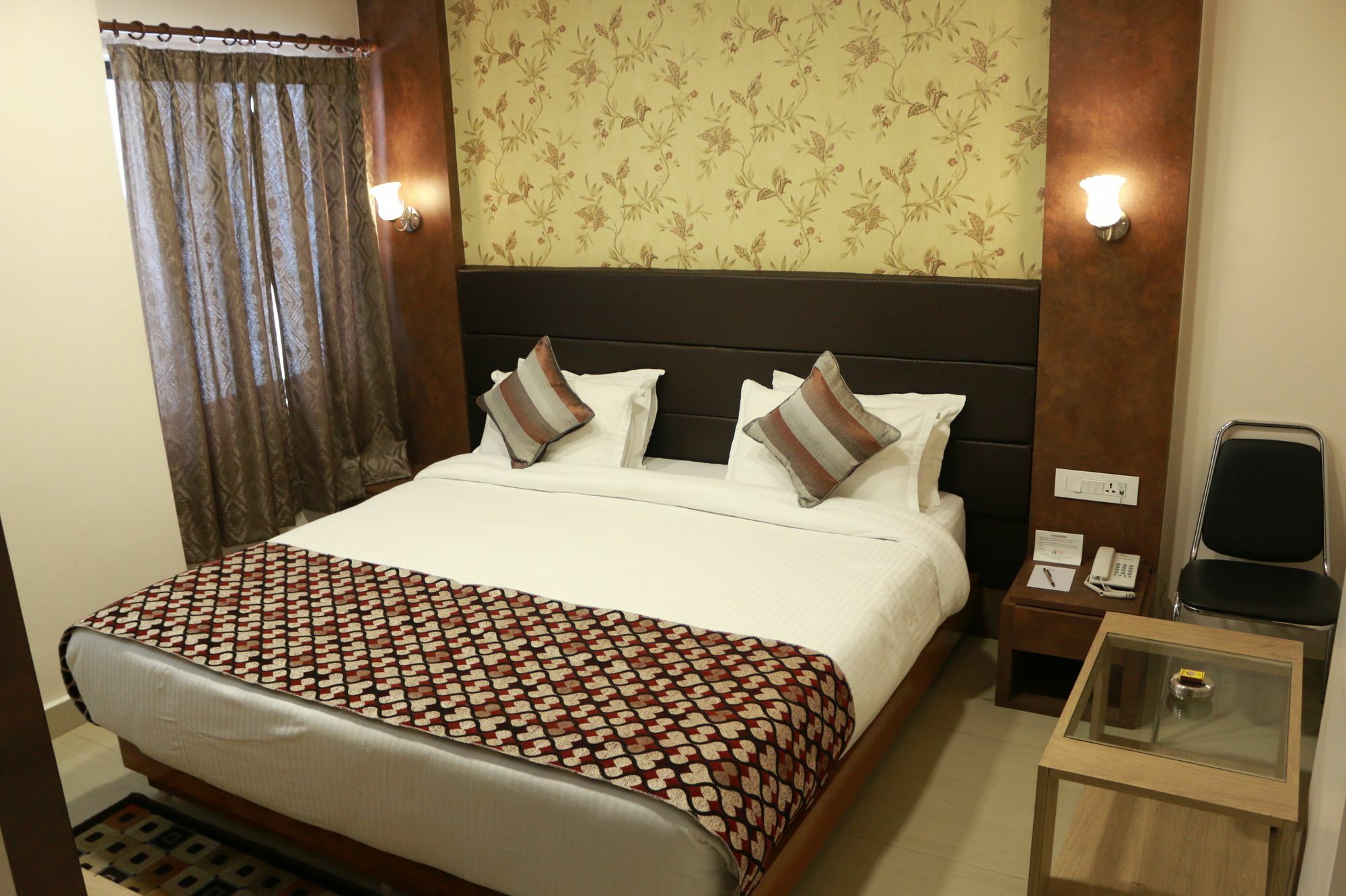 Hotel Sj International Гувахати Экстерьер фото